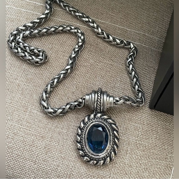 Vintage Silver Necklace with Deep Blue Pendant - Picture 6 of 6